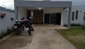 EXCELENTE CASA NA RUA 422