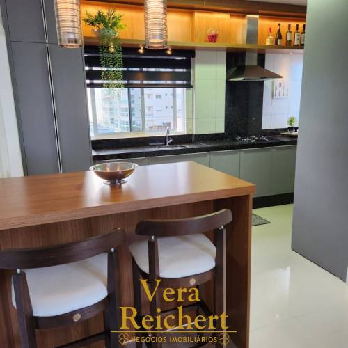 APTO 2 DEMI + 1 SU�TE COM 2 VAGAS GARAGEM ITAPEMA