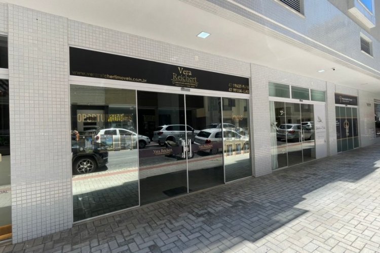 SALA COMERCIAL NA MEIA PRAIA