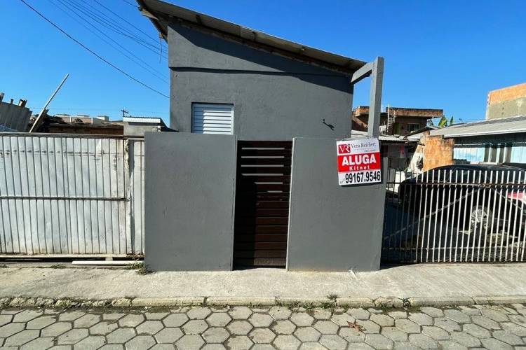 KITNET NA RUA 432 NO BAIRRO MORRETES