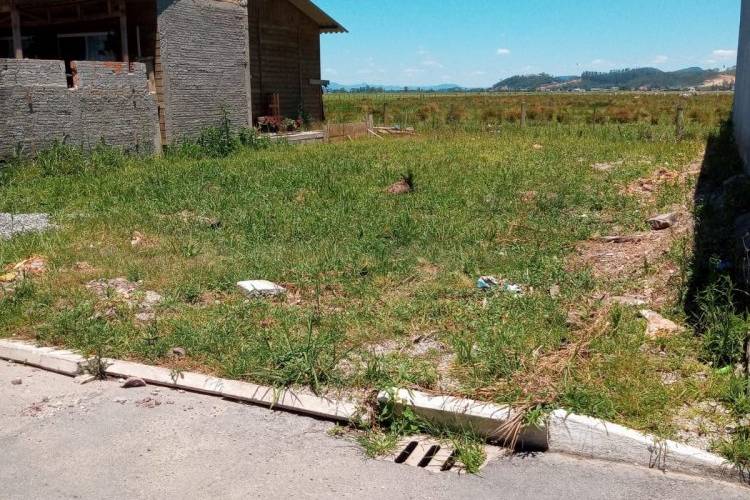 TERRENO 200m� SANTA REGINA - ITAJA�