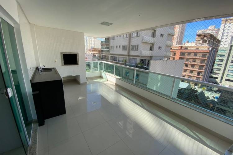  RES. BEVERLY HILLS - 4 SU�TES
