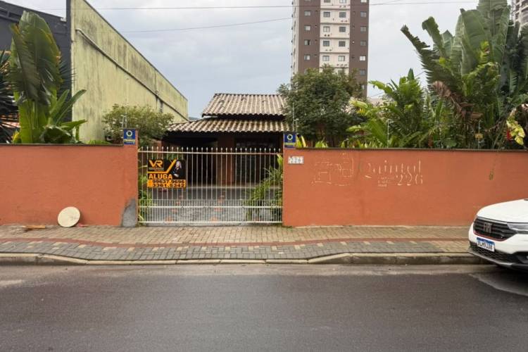 DISP. 12/10 - CASA NO MORRETES