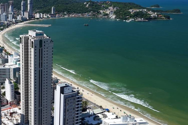 APTO NOVO 4 SUTES 3 VAGAS GARAGEM CENTRO ITAPEMA