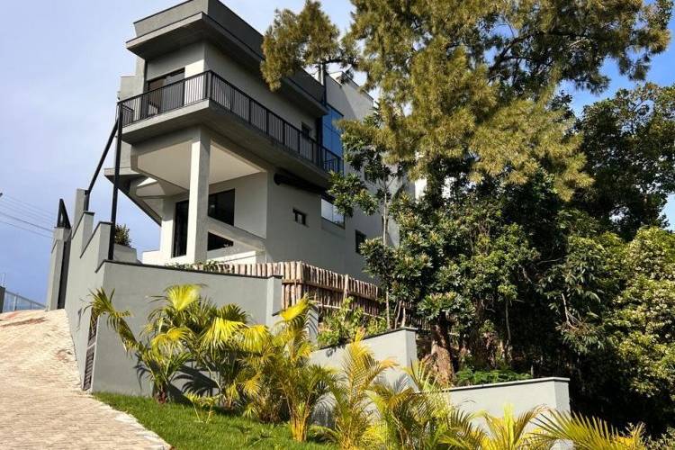 CASA ALTO  PADR�O -  INFINITY  OCEAN  EMPORTO BELO