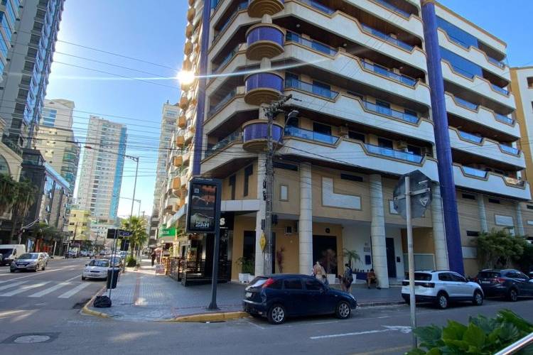 ED.RESIDENCIAL CENTER LORENZ QUADRA MAR