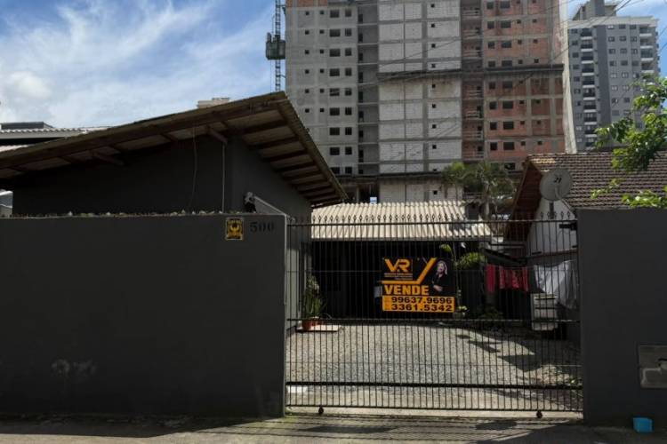 CASA + 2 KITNETS | 3 UNIDADES | EXCELENTE OPORTUNI